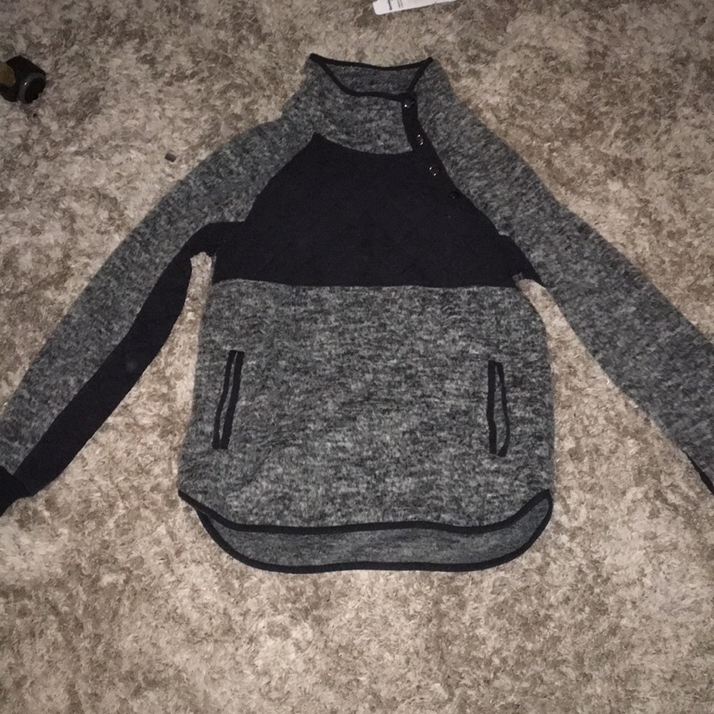 Gray and black fleece from Abercrombie and Fitch
